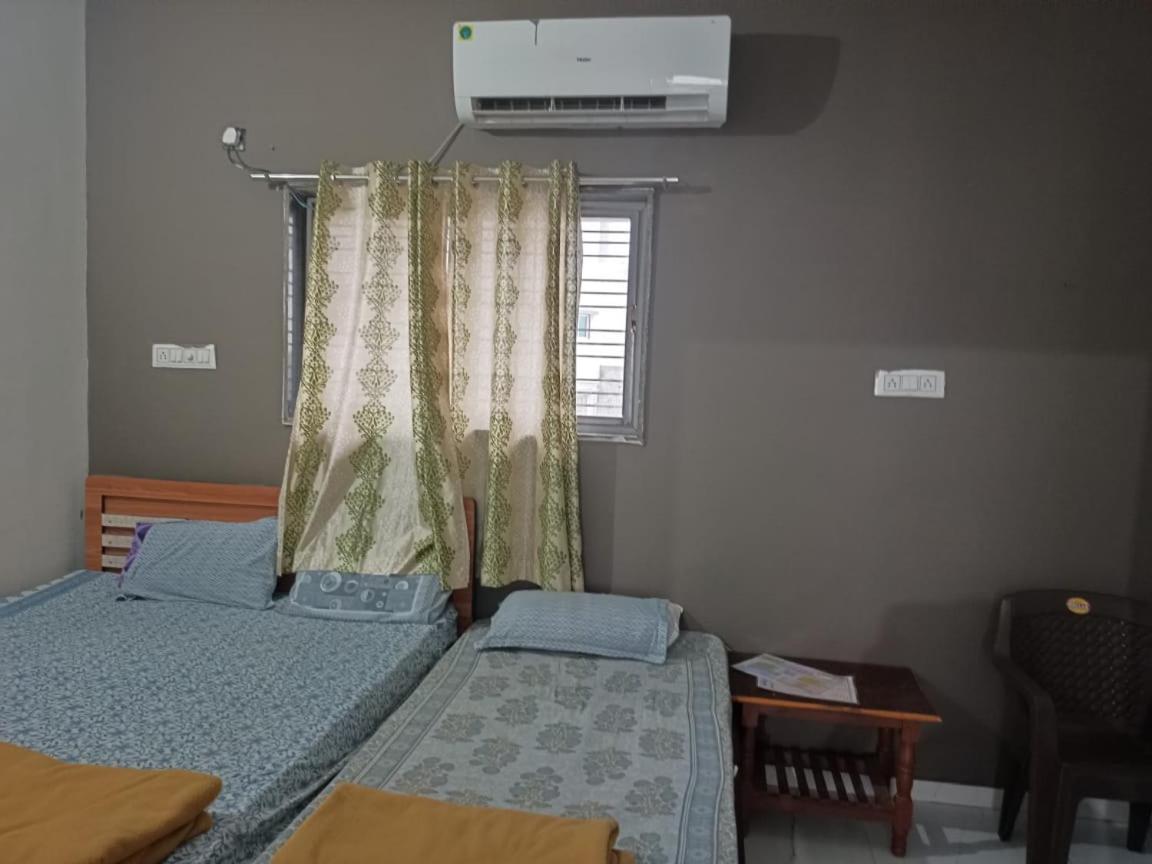 Homestay Honest Deluxe Garudeshwar