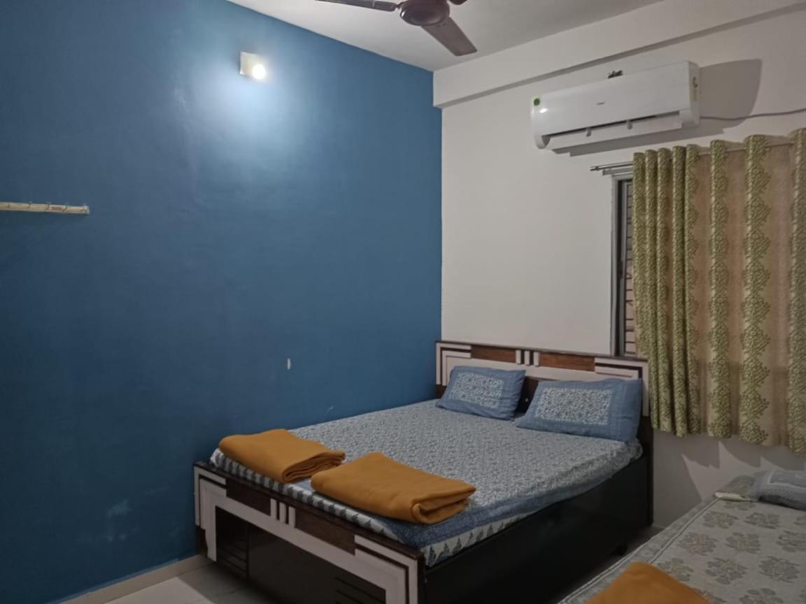 Honest Deluxe * Garudeshwar